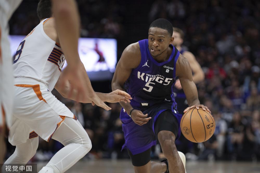 百名球迷自 百名球迷自