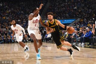 了自己的角 了自己的角